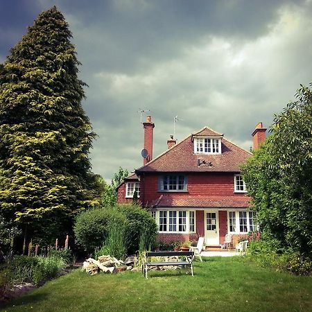 Rosemead Guest House Claygate Εξωτερικό φωτογραφία
