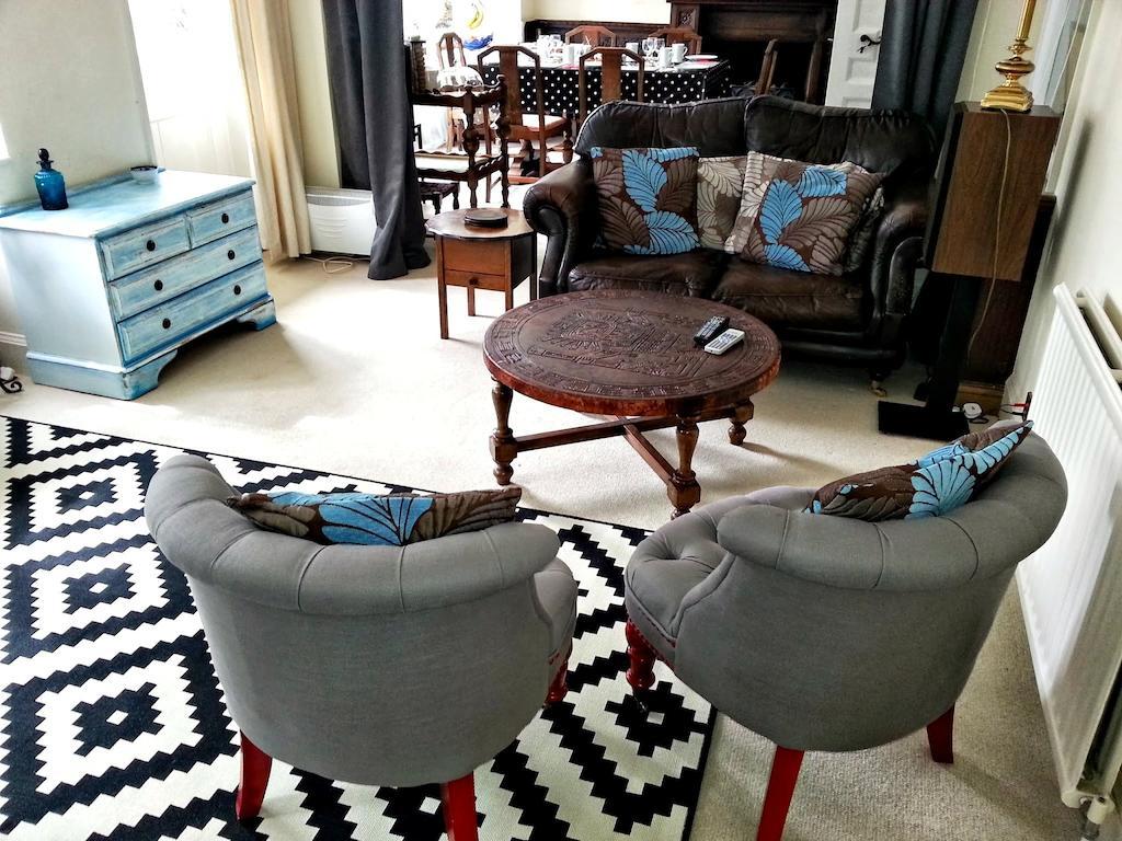 Rosemead Guest House Claygate Εξωτερικό φωτογραφία