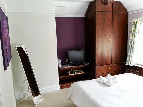 Rosemead Guest House Claygate Εξωτερικό φωτογραφία