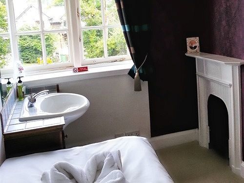 Rosemead Guest House Claygate Εξωτερικό φωτογραφία